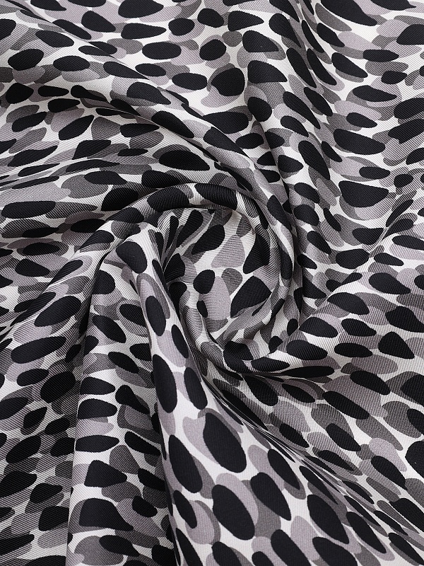 Платок жен Coccinelle E7 UY6 39 01 01 M25 MULTI NOIR - 3
