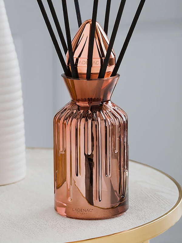 Диффузор унисекс LADENAC MILANO 8411299001357 Reine de Saba pink gold 500мл - 1